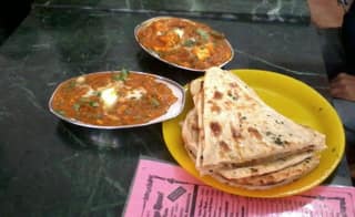Karahi paneer 2 butter naan combo