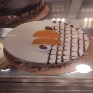 Monginis Crunchy Almond Cake 500 Gms