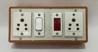 6A 2 Sockets (5 Pin Socket) & 1 Switch Extension Box with Indicator, 6A Plug & 30m Wire
