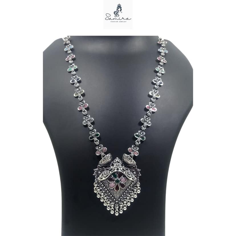 SAMIRA Luxury Handcrafted Necklace Jewellery Set with Ear Rings Oxidized Diamond Pendant view 2