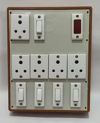 6A 5 Sockets (3 Pin Socket) & 5 Switch Extension Box with Indicator, 16A Plug & 3m Wire