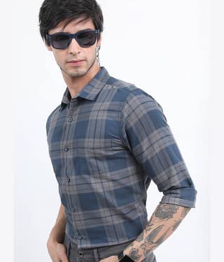Highlander Cotton Blend Slim Fit Checks Full Sleeves Men's Casual Shirt - Blue ( Pack of 1 )