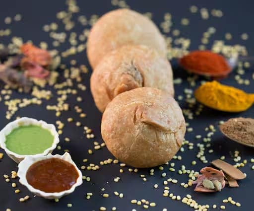 KHASTA KACHORI