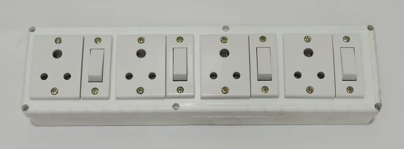 6A 4 Sockets (3 Pin Socket) & 4 Switch (Straight) Extension Box with 6A Plug & 50m Wire