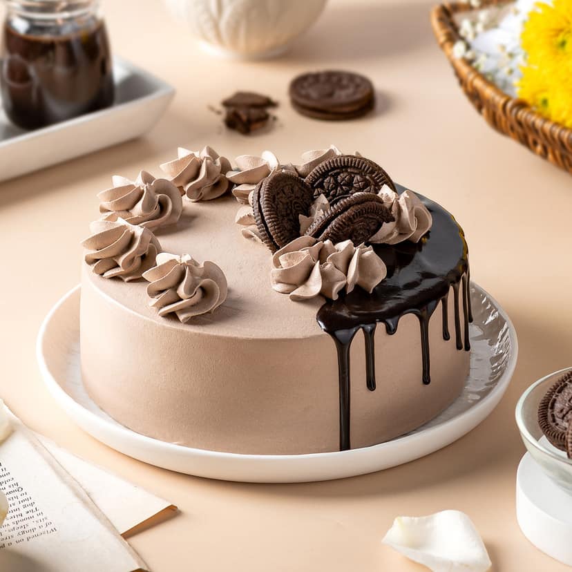 Chocolate Caramel Fudge Cake Half Kg view 2