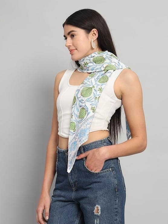 Printed Scarf - Stylish Accessory for All Occasions view 2