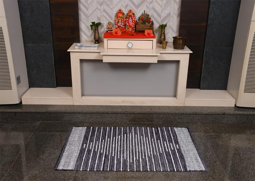 Kuzey Ideal for use as rugs, floor mats, wall hangings, or even bed throws. view 2
