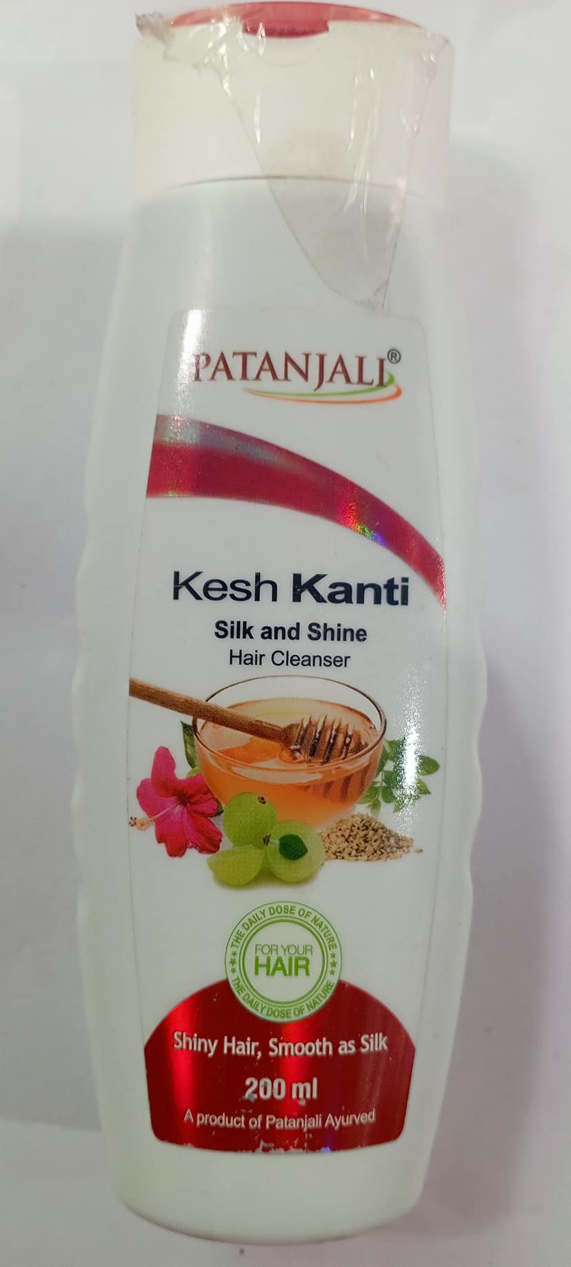 Patanjali Kesh Kanti silk and shine hair cleanser 200 ml
