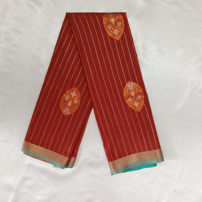 Vairaoosi Soft Silk Saree with Blouse - Red view 2