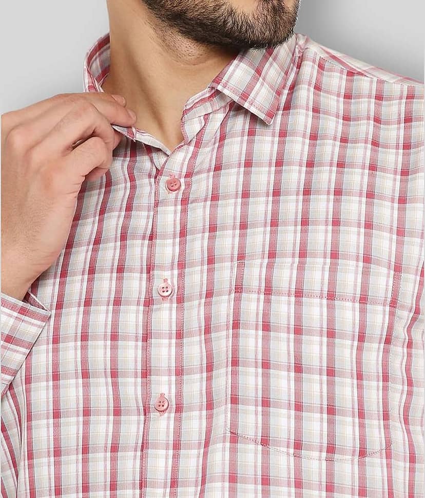 Maharaja - Red Cotton Blend Slim Fit Men's Formal Shirt ( Pack of 1 ) view 2