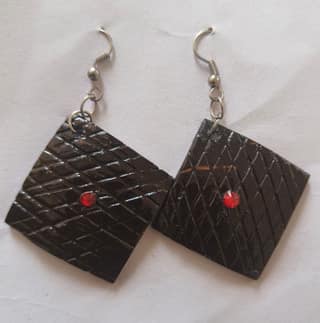 HANDICRAFTED COCONUT SHELL EARING