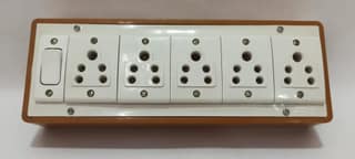 6A 5 Sockets (5 Pin Socket) & 1 Switch Extension Box with 16A Plug & 40m Wire