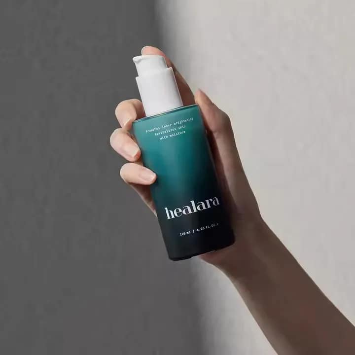 healara Core Lift Brightening Fluid view 2