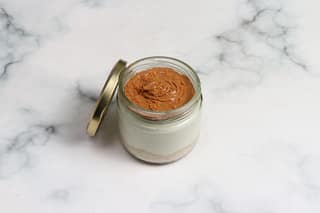 Baked biskoff cheese jar cake