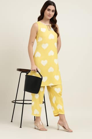 Yellow Heart Print Co-Ord Set for Women – Sleeveless Kurta with Matching Pants