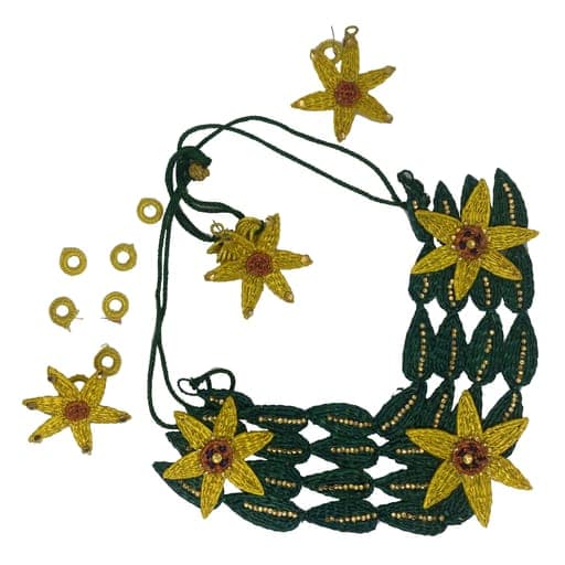 Flower necklace set(NECKLACE CHAIN IS MADE OF THREAD)/flower necklaces/flower necklace foe women/flower necklace for girls/artificial beads flower necklace view 2