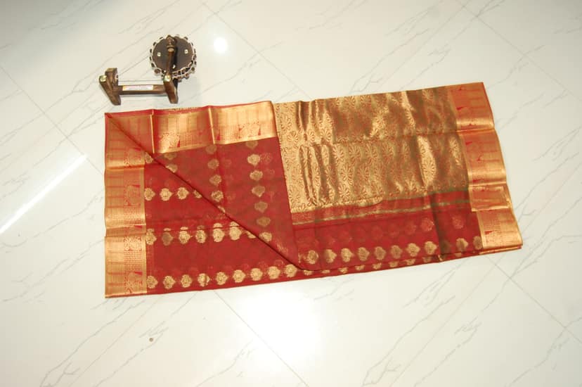 Putta Silk Cotton Saree With blouse view 2