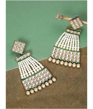 Priyaasi - Golden Chandelier Earrings ( Pack of 1 )