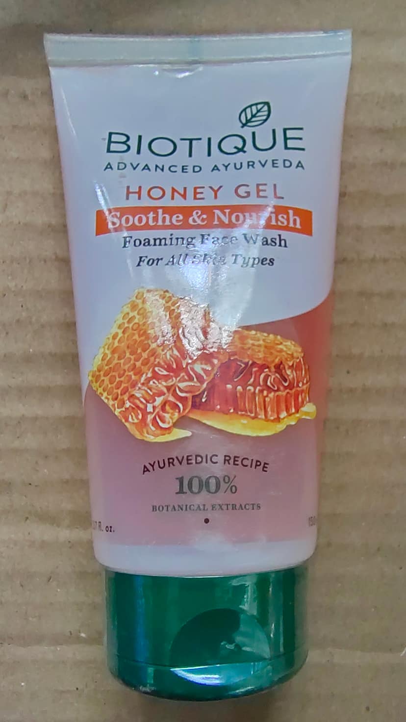 Biotique advanced ayurveda soothe and nourish honey gel foaming face wash