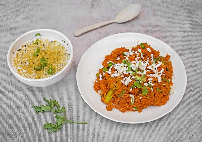 Veg biryani with raita