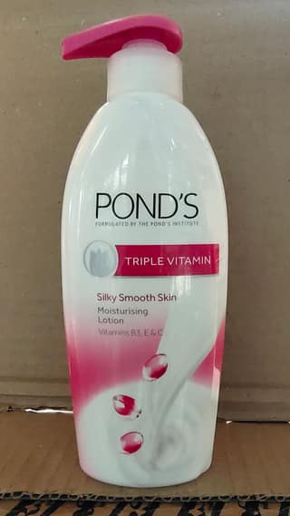 Ponds triple vitamin silky smooth skin body lotion
