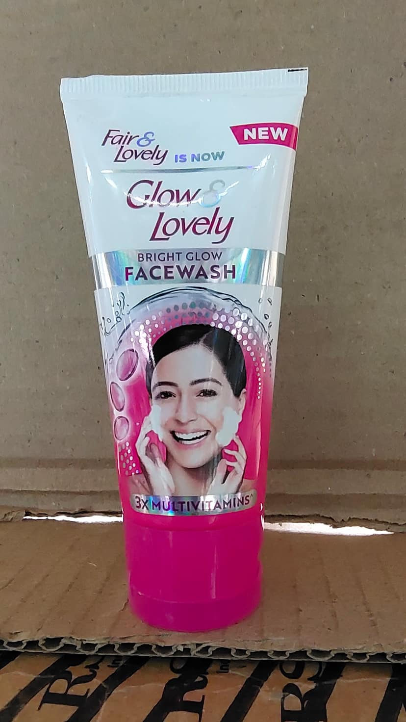 Glow & lovely bright glow face wash