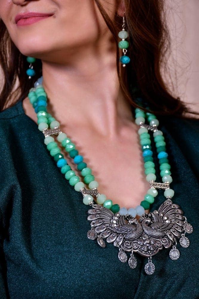 Faceted Glass Beads Necklace With Metal Pendent view 2