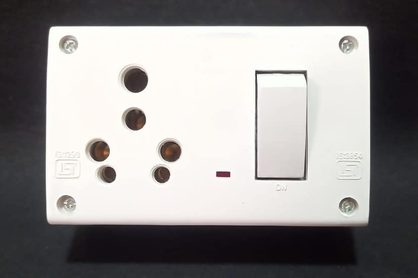 16A 1 Socket & 1 Switch Extension Box with 16A Plug & 20 Meter Wire