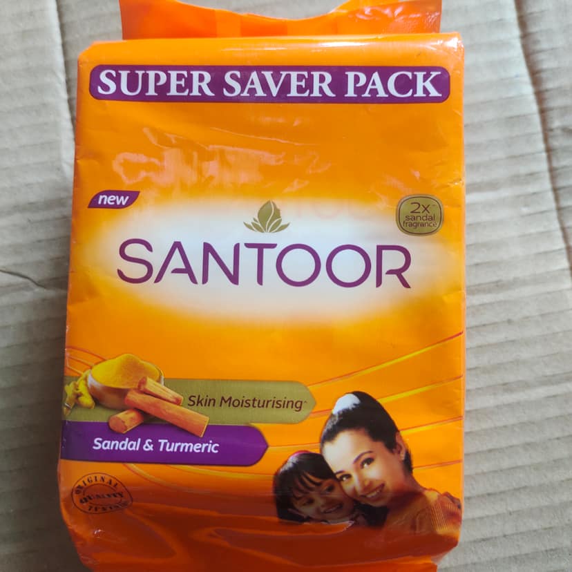 Santoor Bathing Soap - Sandal & Turmeric, 4 x 100 g