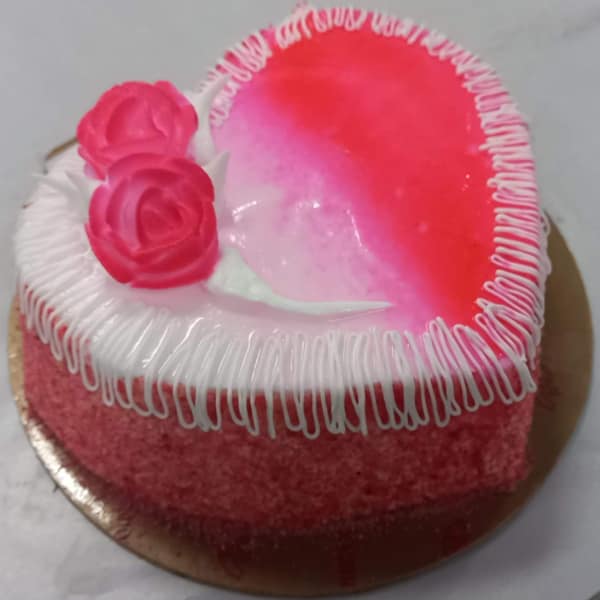 Monginis Strawberry Heart Cake 500 Gms