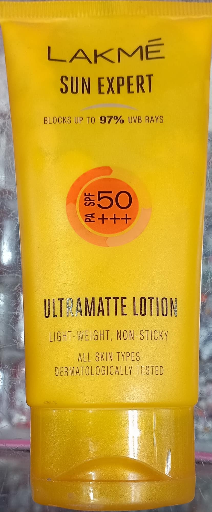 Lakme sun expert block up to 97% uvb rays
