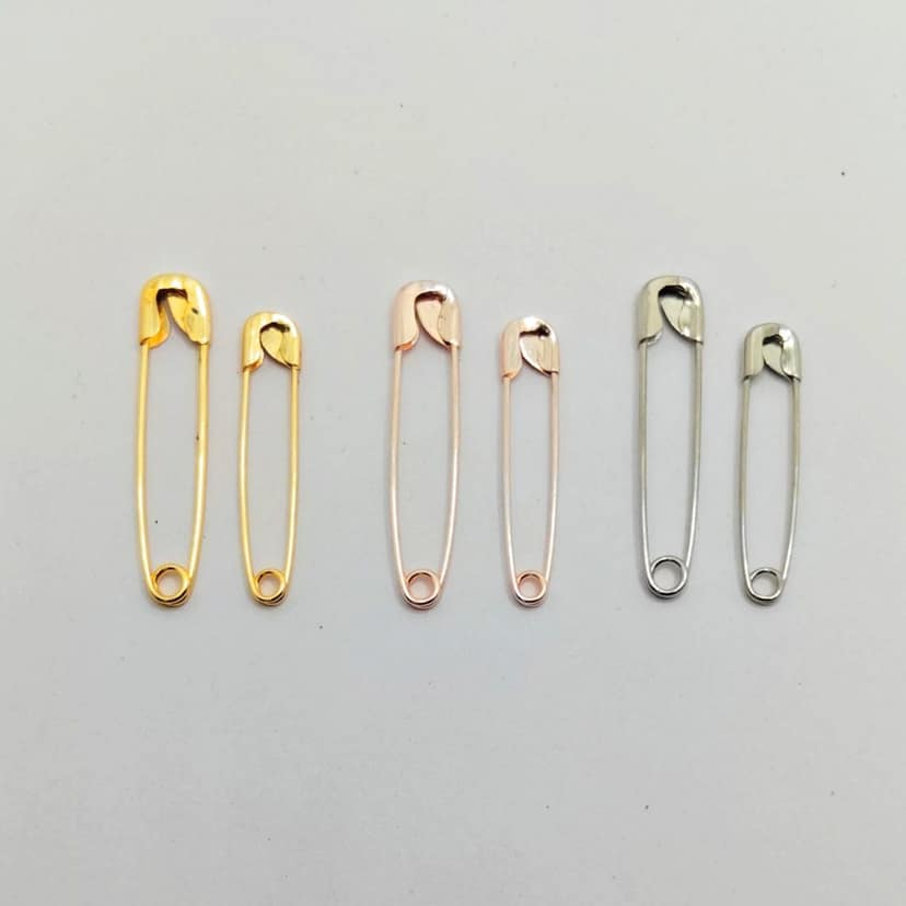 Safety Pins Set (24 Pieces) - Gold, Copper, Silver - 12 Large (35 mm) + 12 Small (30 mm) - Stainless Steel Multicolor Pin for Clothes, Sarees, Dupattas - Reusable - Rose Gold Look