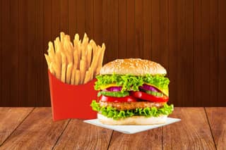 Chicken burger + crispy fries