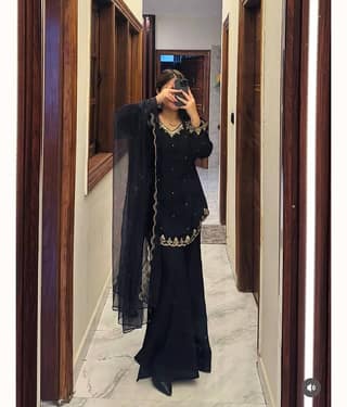 BHAGYASHRAY Women Silk Embroidered Ethnic Motifs Kurti With Alladin Salwar ( Black )