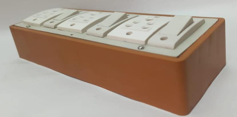 6A 3 Sockets (5 Pin Socket) & 3 Switch Extension Box with 16A Plug & 30m Wire view 2