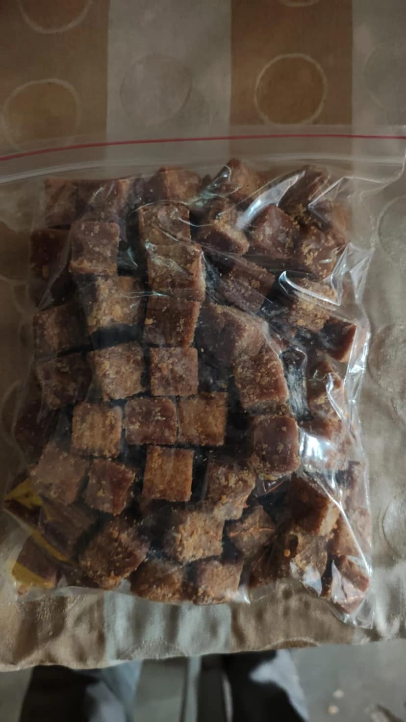 Bhoomisevak Natural Desi Jaggery Cubes 1 Kilogram view 2
