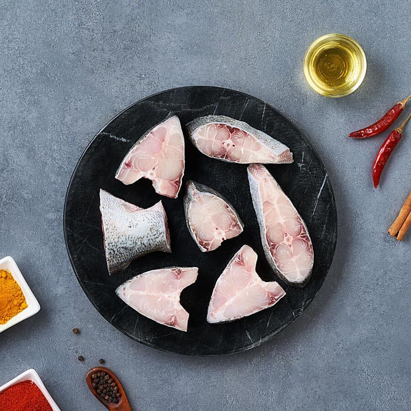 Black Pomfret - Curry Cut (With Head) 850 Grams