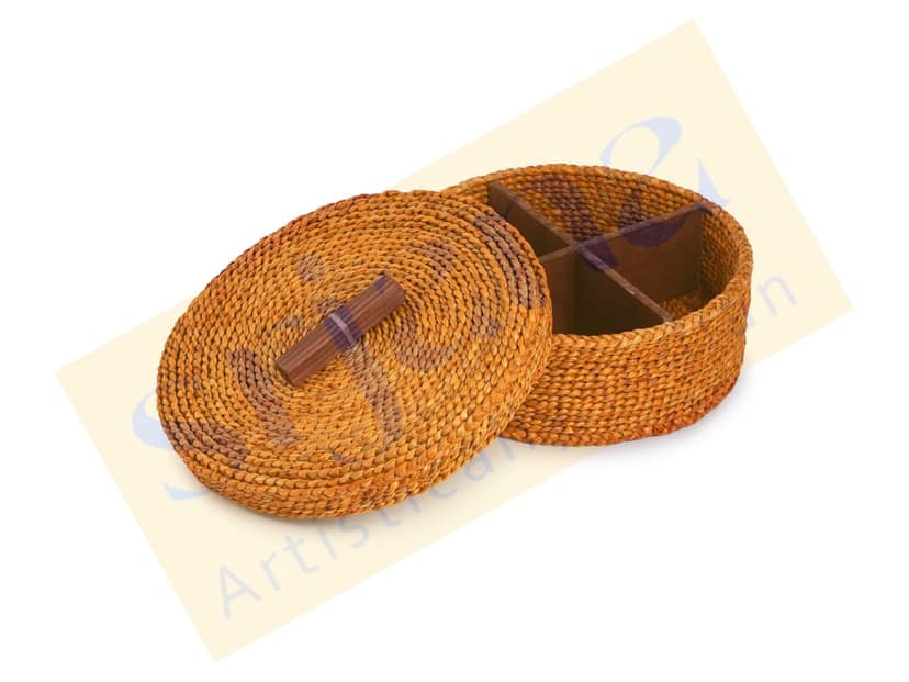 Srjana Handcrafted Handwoven Hogla Grass Partition Box with Lid view 2