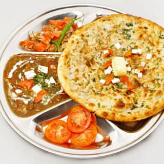 Gobhi naan thali