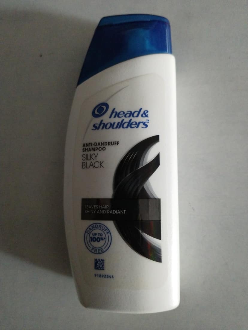 Head and shoulders Anti dandruff silky black shampoo