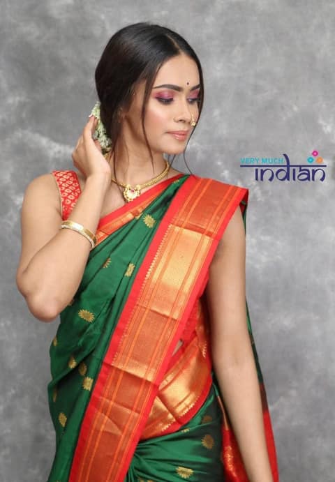 Rajsi~ Pure Silk Handloom Maharani Paithani - Deep Green with Red Border view 2