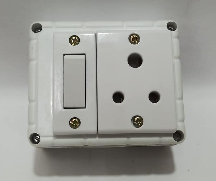 6A 1 Socket (3 Pin Socket) & 1 Switch Extension Box with 16A Plug & 3m Wire
