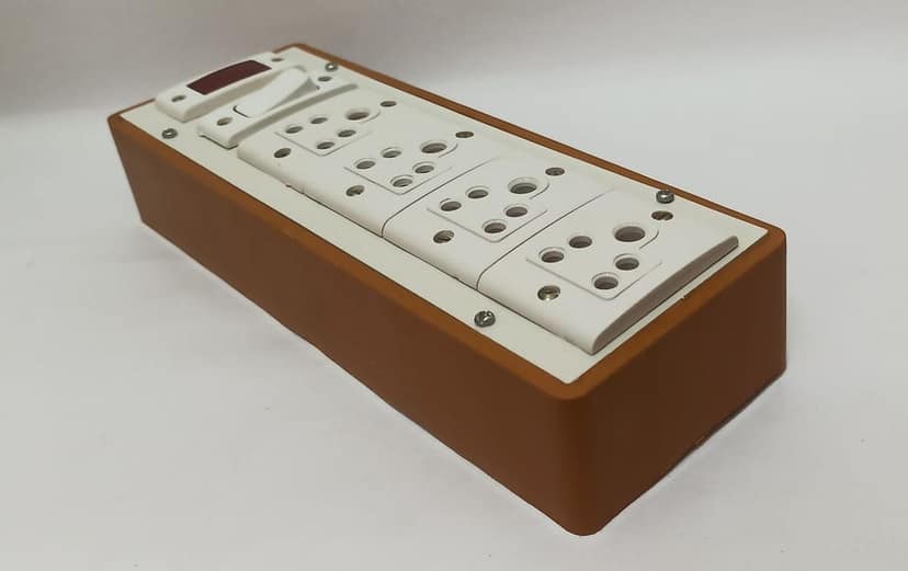 6A 4 Sockets (5 Pin Socket) & 1 Switch Extension Box with Indicator, 6A Plug & 15m Wire view 2