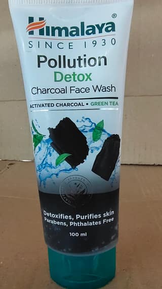 Himalaya pollution detox charcoal face wash