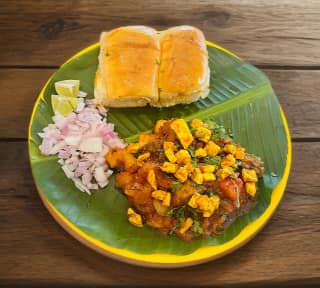 Kada Paneer Pav Bhaji