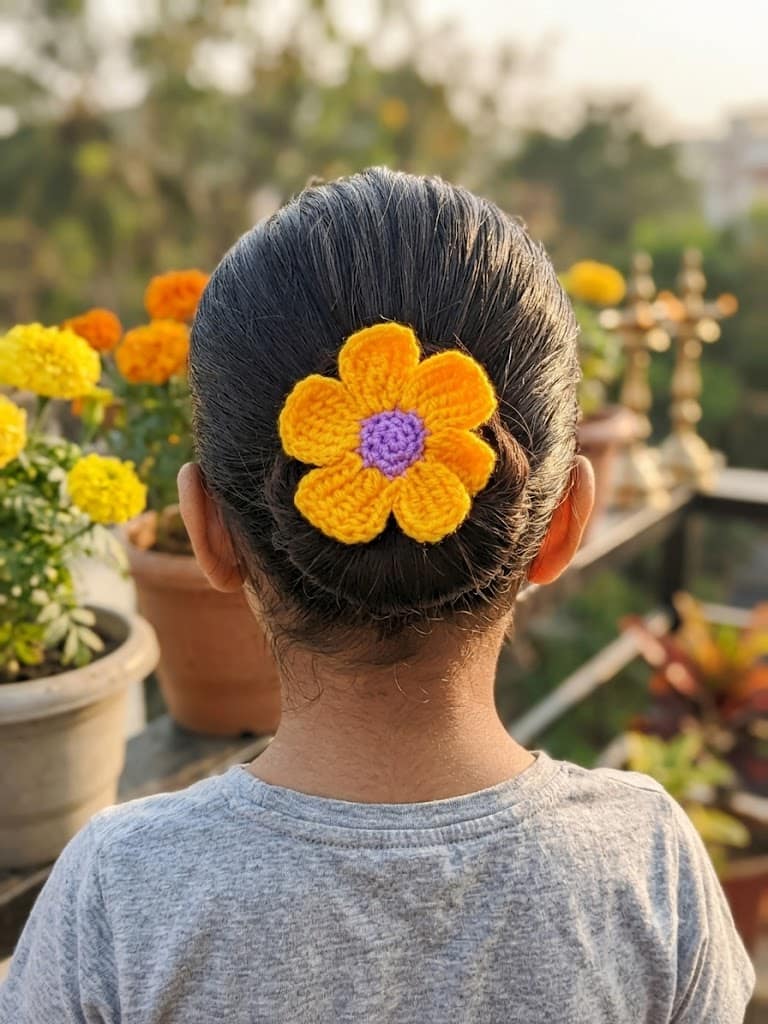 CROSHIA HUT Handmade Crochet Flower Rubber Band view 2