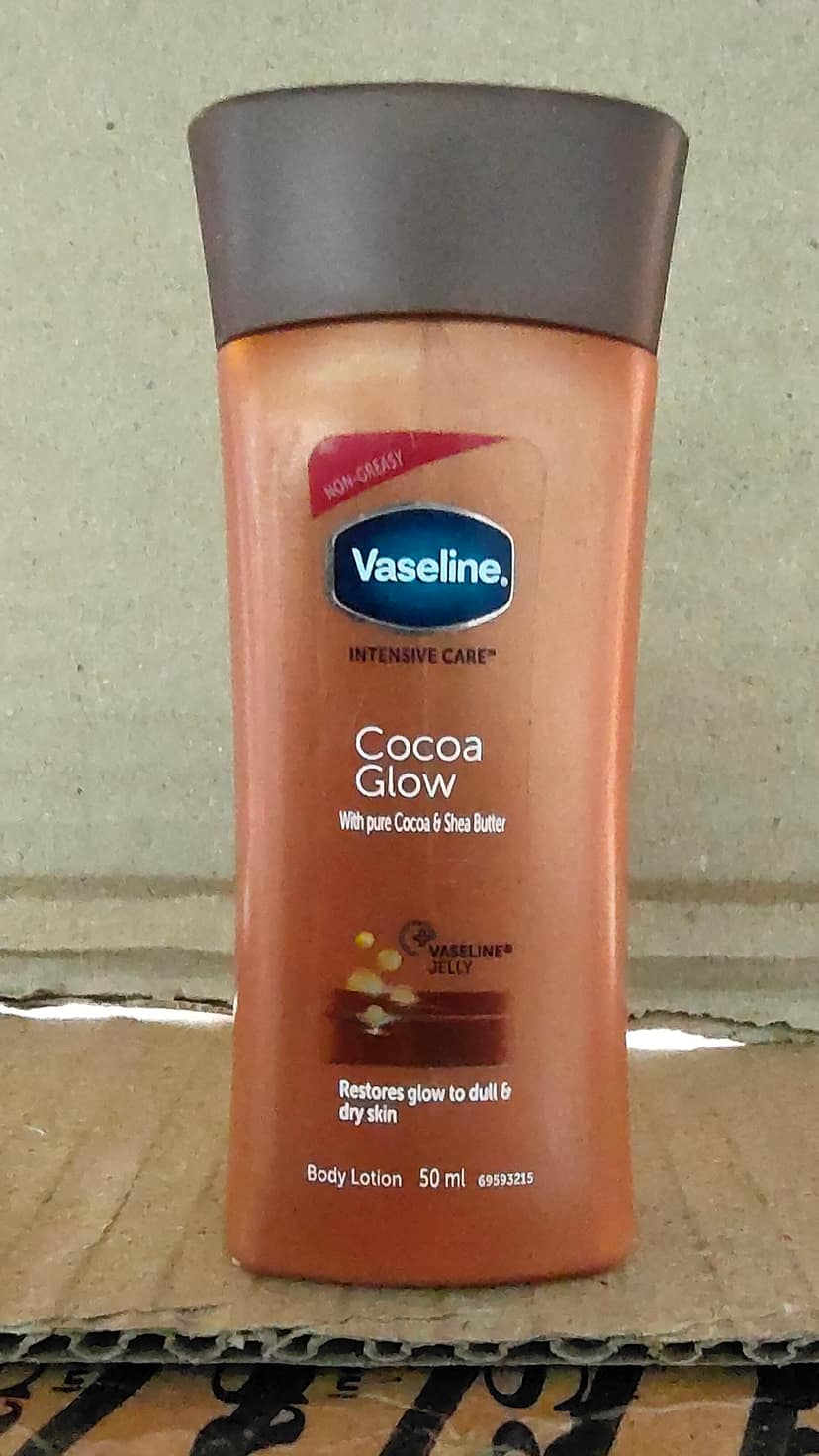 Vaseline body lotion cocoa glow with Shea butter