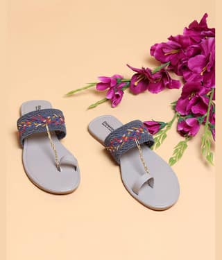 Shoestail Black Flats