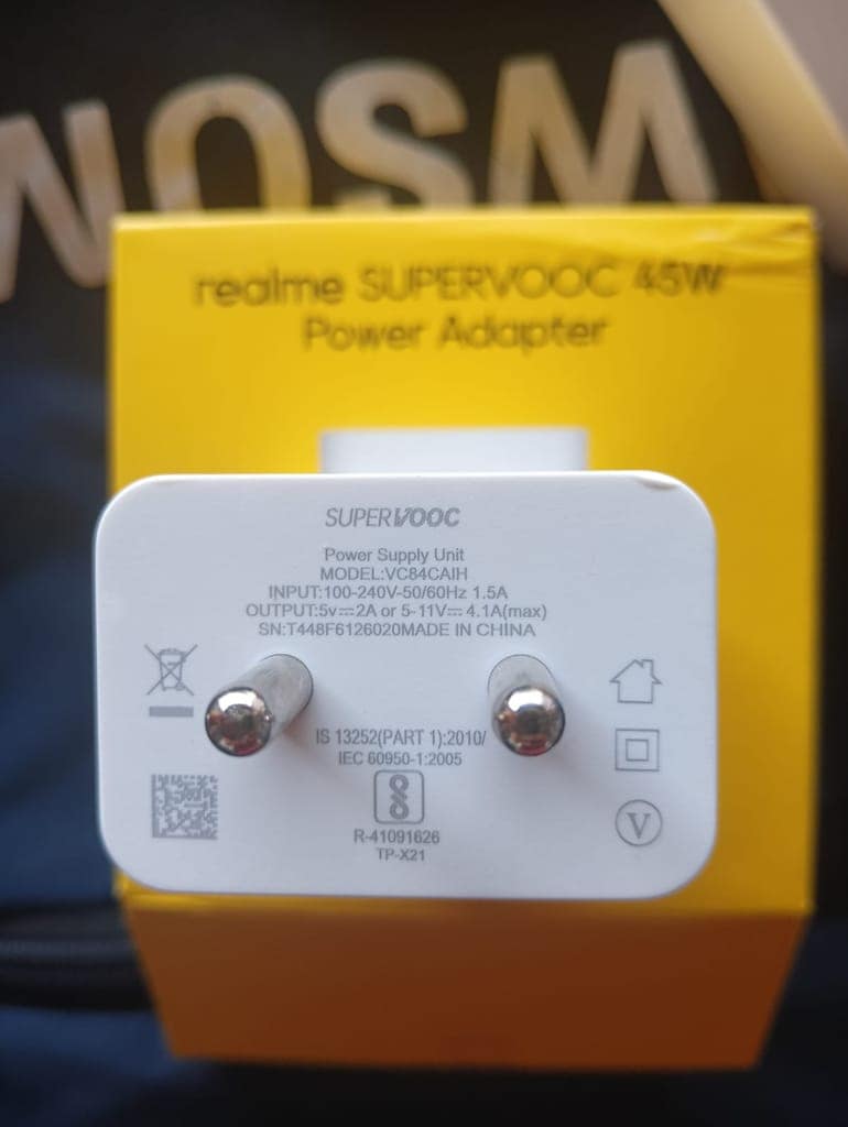 Realme SUPERVOOC 45W Power Adapter VC84CAIH view 2