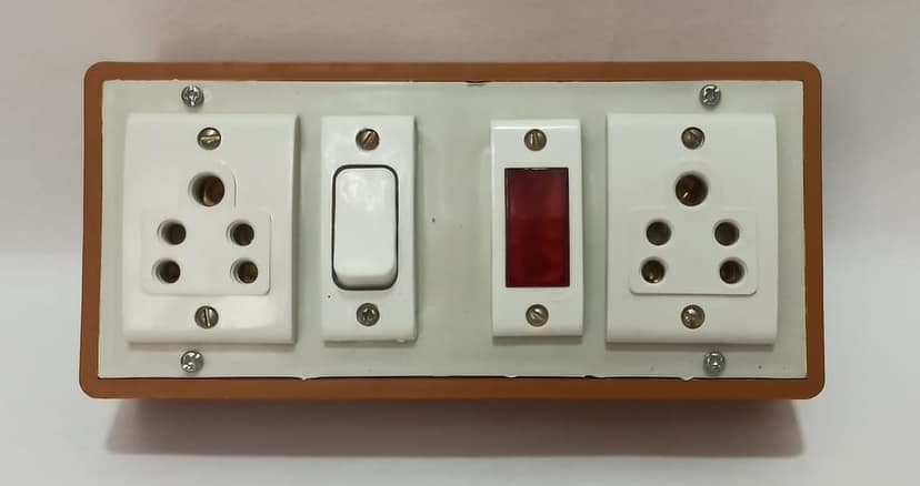 6A 2 Sockets (5 Pin Socket) & 1 Switch Extension Box with Indicator, 6A Plug & 50m Wire